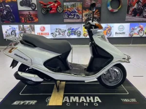 100cc Gas Scooter Fuel Efficient Motorcycle Design