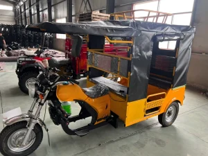 150cc 200CC Gasoline Passenger Tricycle Motorcycle Fuel Motorized Three Wheel Taxi Tuk Tuk Gas Scooter for Passenger Transport