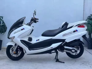 T3 Cruiser Gas Scooter with for Speaker LCD Screen Pedal Motor 200 400CC Engine >80km h Max Speed