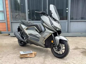 TARO 250 GC250T Maxi Scooter 200 400CC Liquid Cooled EFI Engine Matte Grey Modern Design Large Underseat Storage