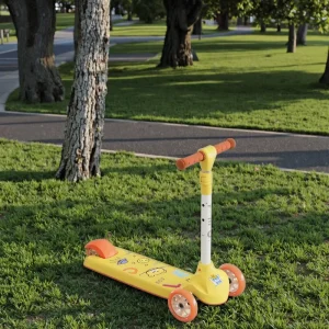 Teddy Bear Adjustable Kids Scooter with Three Wheels for Outdoor Ride On Toy Baby Kick Scooter