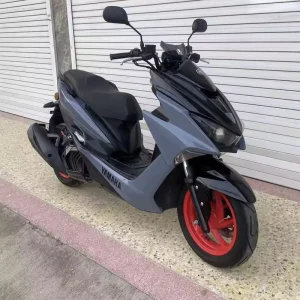 Used Force 175 Gas Scooter Sport Motorcycle 175cc Fuel Powered Commuter Scooter With Red Alloy Wheels for Daily Travel