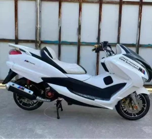 VariantT3 250cc Gas Scooter with Ultra-Long Cool Headlights